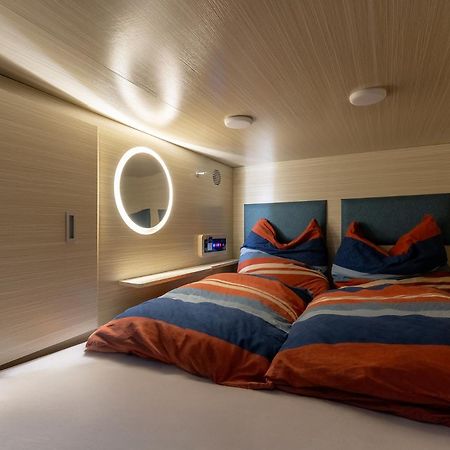 Mue Cubes - Capsule Hotel Basel Dış mekan fotoğraf